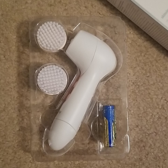 Skinvigorate facial cleansing brush - Picture 3 of 3